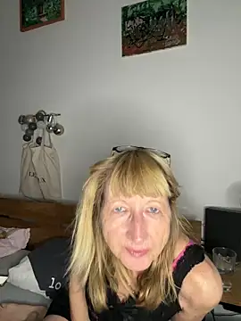 MatureKim online show from May 11, 2026, 6:49 pm