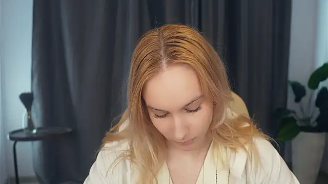 Snapshot of EuraRonchetti chatting on March 22, 2026, 11:34 am EuraRonchetti online show from March 22, 2026, 11:34 am