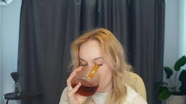 Snapshot of EuraRonchetti chatting on March 21, 2026, 11:03 am EuraRonchetti online show from March 21, 2026, 11:03 am