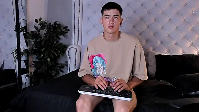 Xander Noir online show from March 30, 2026, 7:26 pm