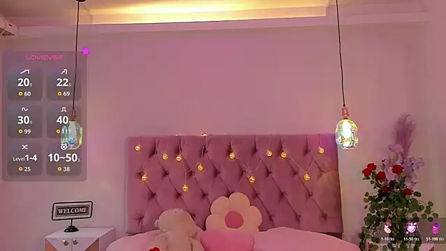 SofiaBloomm online show from June 4, 2026, 7:18 pm