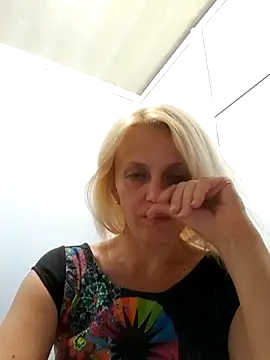 MiaLove183 online show from July 29, 2026, 2:49 pm
