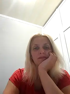 MiaLove183 online show from July 24, 2026, 1:07 pm