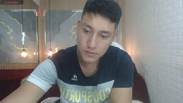 Snapshot of DominantBoy4 chatting on July 24, 2026, 9:44 pm DominantBoy4 online show from July 24, 2026, 9:44 pm