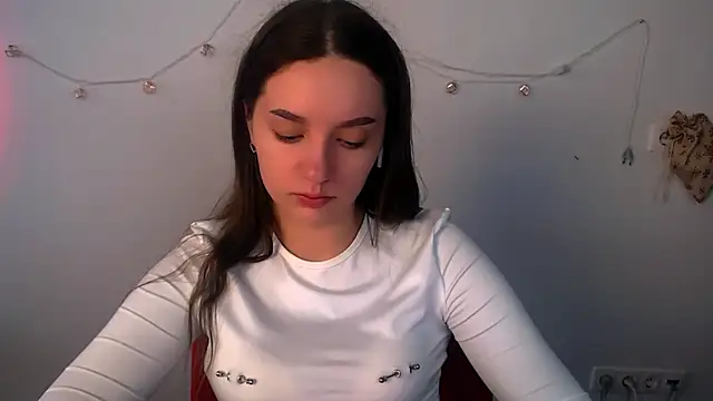 LiaSimss online show from March 25, 2026, 8:46 am