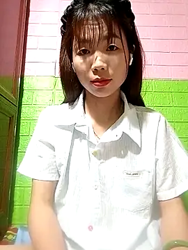 AmyLinee01 online show from May 10, 2026, 6:06 am