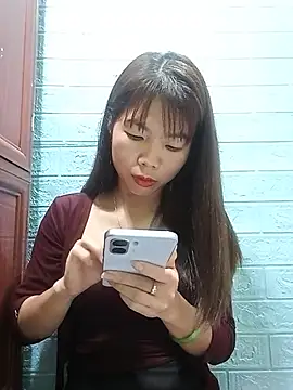 AmyLinee01 online show from August 5, 2026, 11:59 am