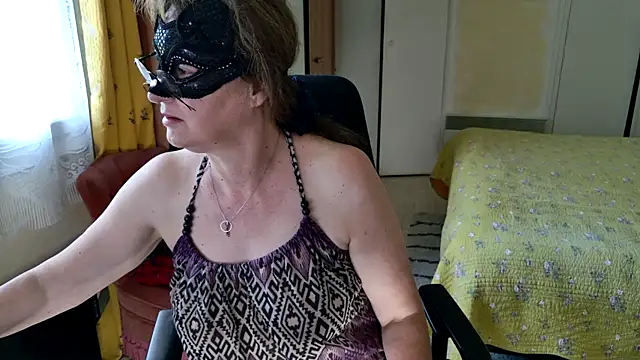 Chrismaturefrench online show from June 17, 2026, 3:22 pm