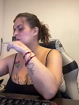 MiaHotboobs online show from May 6, 2026, 12:25 am