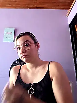 Snapshot of Haru1_ chatting on March 28, 2026, 8:43 pm Haru1 online show from March 28, 2026, 8:43 pm