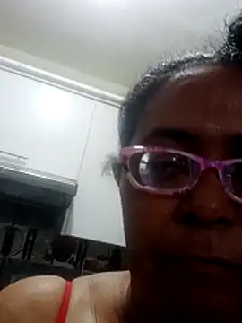 sexymomsn online show from June 3, 2026, 12:11 am