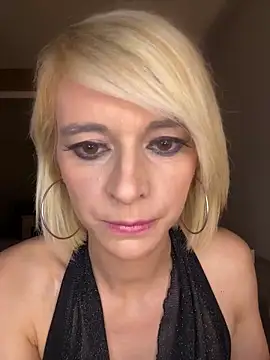 Snapshot of evaluminax chatting on March 27, 2026, 9:27 pm evaluminax online show from March 27, 2026, 9:27 pm