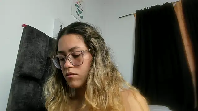 Snapshot of kyany__ chatting on March 23, 2026, 12:49 pm kyany online show from March 23, 2026, 12:49 pm