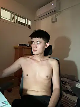 Snapshot of CalvinHY chatting on July 13, 2026, 10:42 pm CalvinHY online show from July 13, 2026, 10:42 pm