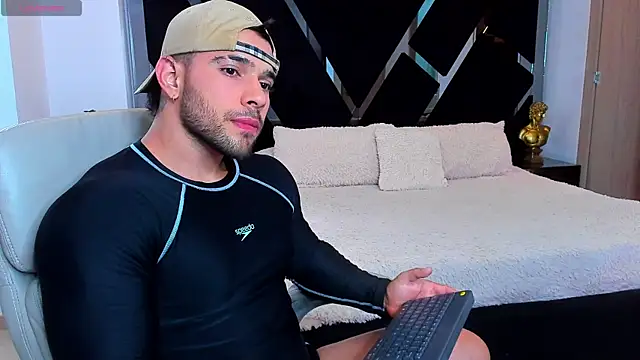 Raytorres online show from July 24, 2026, 9:00 pm