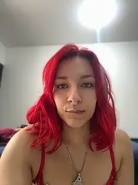 Amelie-RedHoney online show from April 12, 2026, 6:44 pm
