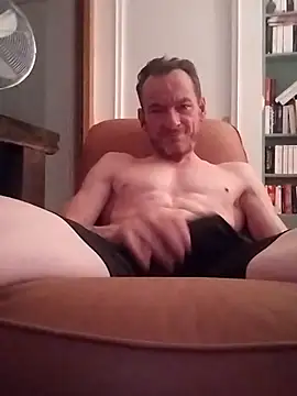 Darius932 online show from July 10, 2026, 9:04 pm
