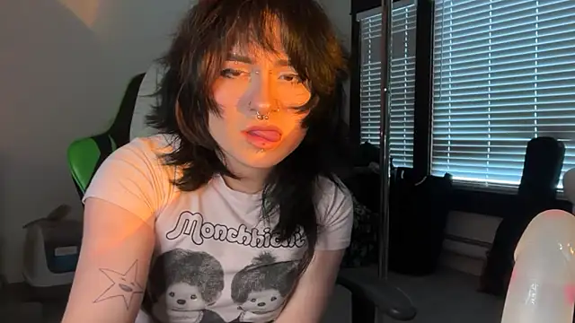 vrtual kitty online show from April 9, 2026, 12:23 am