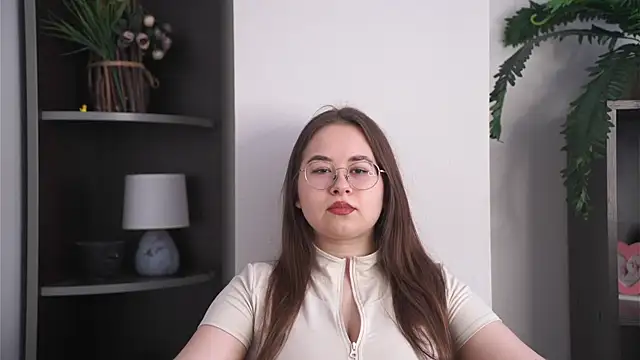 TiffaneySpikes online show from March 24, 2026, 11:10 am