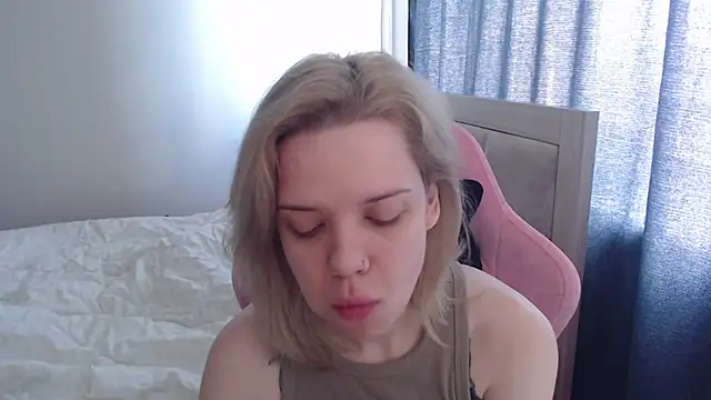 TenderChloe online show from June 10, 2026, 8:59 am