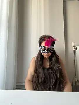 lilyums online show from June 8, 2026, 2:06 pm