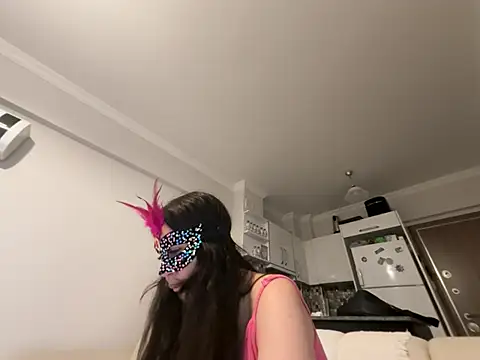 lilyums online show from July 10, 2026, 8:42 pm