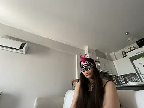 lilyums online show from July 18, 2026, 11:30 am
