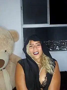 Nayaraluz online show from March 23, 2026, 2:22 am