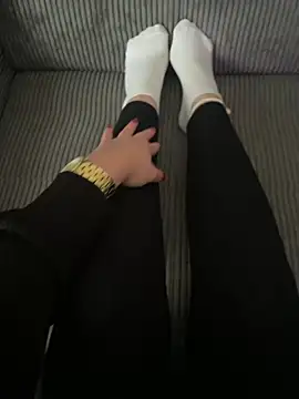 LilouPieds online show from June 7, 2026, 6:02 pm