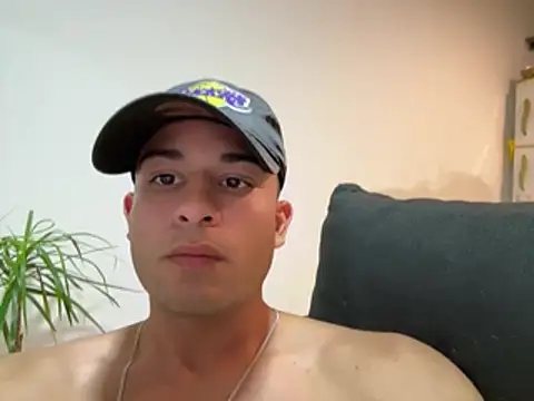 lunaris18 online show from March 25, 2026, 10:19 pm