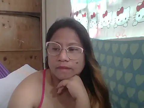 Snapshot of PinayChristine chatting on March 25, 2026, 4:45 am PinayChristine online show from March 25, 2026, 4:45 am