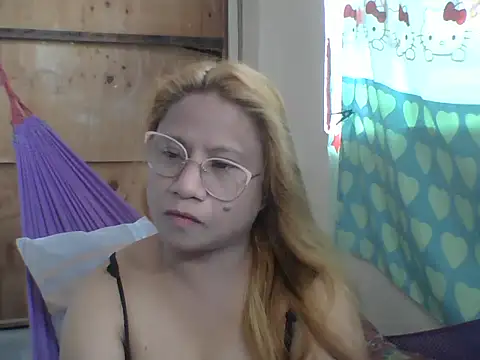 Snapshot of PinayChristine chatting on April 9, 2026, 3:52 am PinayChristine online show from April 9, 2026, 3:52 am