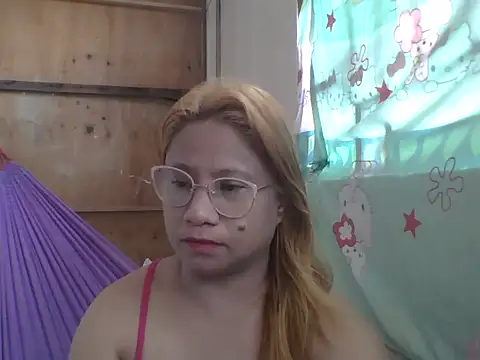 Snapshot of PinayChristine chatting on April 10, 2026, 3:13 am PinayChristine online show from April 10, 2026, 3:13 am