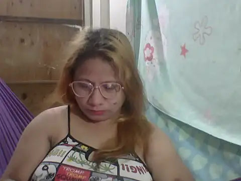 Snapshot of PinayChristine chatting on June 2, 2026, 2:17 pm PinayChristine online show from June 2, 2026, 2:17 pm