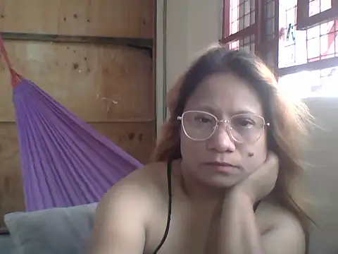 Snapshot of PinayChristine chatting on July 19, 2026, 8:01 am PinayChristine online show from July 19, 2026, 8:01 am