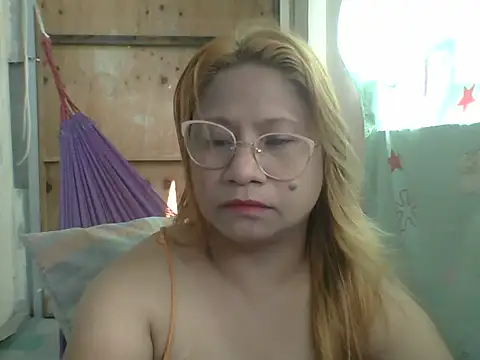 Snapshot of PinayChristine chatting on April 12, 2026, 12:58 am PinayChristine online show from April 12, 2026, 12:58 am