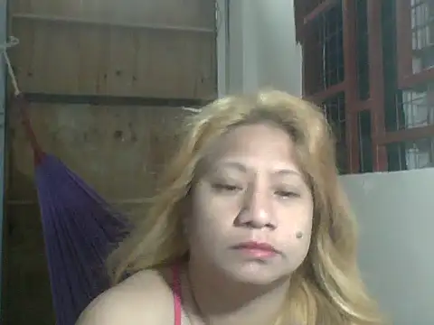 Snapshot of PinayChristine chatting on April 12, 2026, 6:44 pm PinayChristine online show from April 12, 2026, 6:44 pm