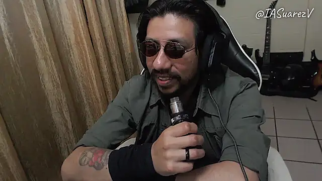 Snapshot of IASuarezV chatting on April 18, 2026, 5:54 am IASuarezV online show from April 18, 2026, 5:54 am