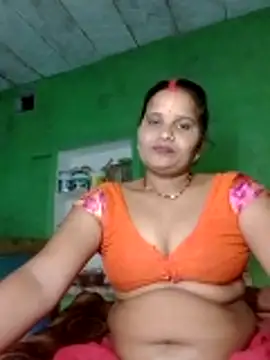 Shivani09900 online show from June 9, 2026, 5:25 pm