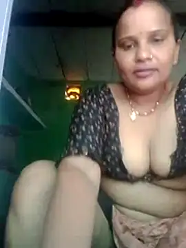 Shivani09900 online show from July 19, 2026, 7:28 am