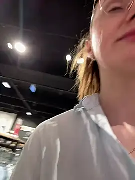 FReyja 44 online show from June 16, 2026, 10:04 am