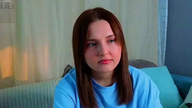LorriMonz online show from July 21, 2026, 1:52 am