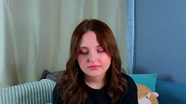 LorriMonz online show from July 22, 2026, 1:51 am