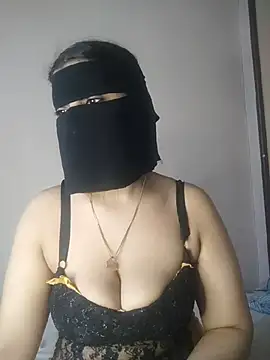 Yasmin Oh online show from August 4, 2026, 9:08 pm