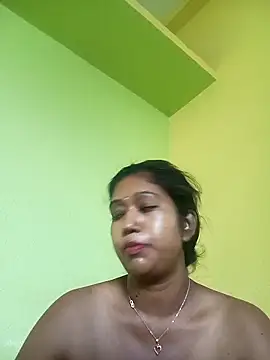 bannerjeesneha20 online show from May 13, 2026, 3:02 am