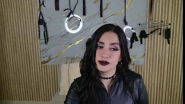 Darkrisnah online show from April 7, 2026, 9:05 pm