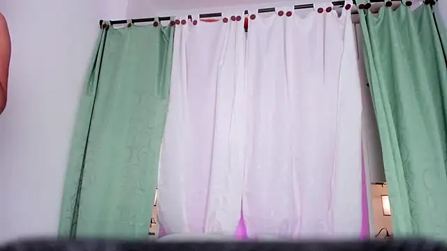 Snapshot of TessaLowe chatting on March 25, 2026, 2:49 pm TessaLowe online show from March 25, 2026, 2:49 pm