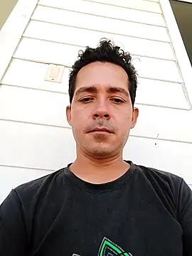 Gabriel leon33 online show from May 11, 2026, 7:00 pm