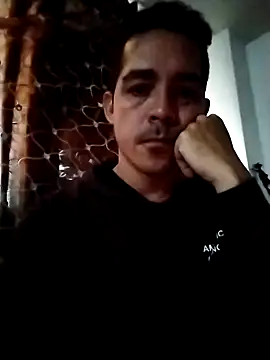 Gabriel leon33 online show from June 21, 2026, 6:46 pm
