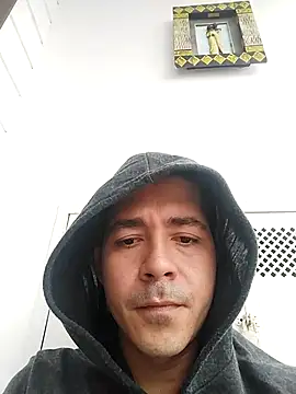 Gabriel leon33 online show from June 24, 2026, 5:11 pm